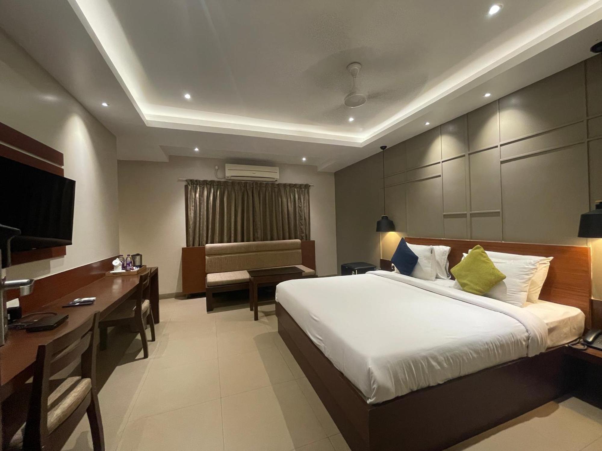Five Elements Hotel Visakhapatnam Buitenkant foto